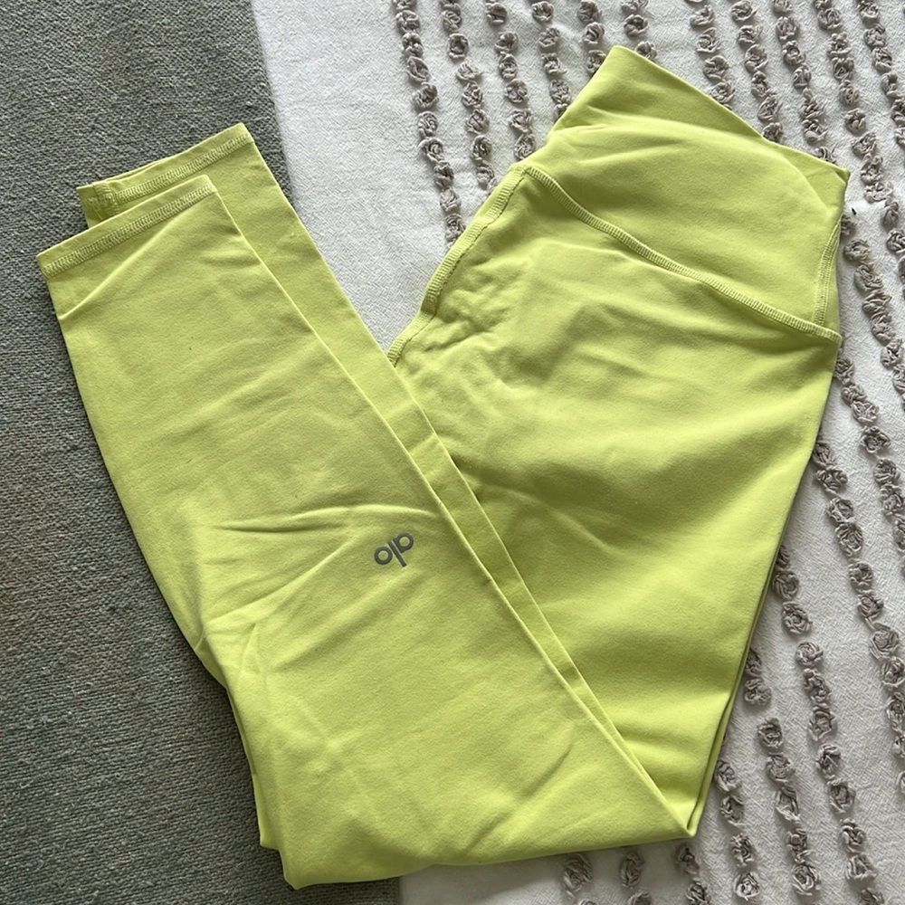 Alo Yoga Leggings. Size medium and neon yellow color.